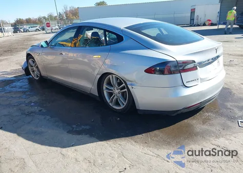 2013 Tesla Model S из США, поврежденный, VIN 5YJSA1CG9DFP03544